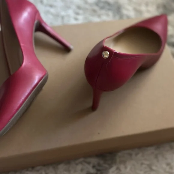 Michael Kors Red Women's Pumps - Picture 6 of 11